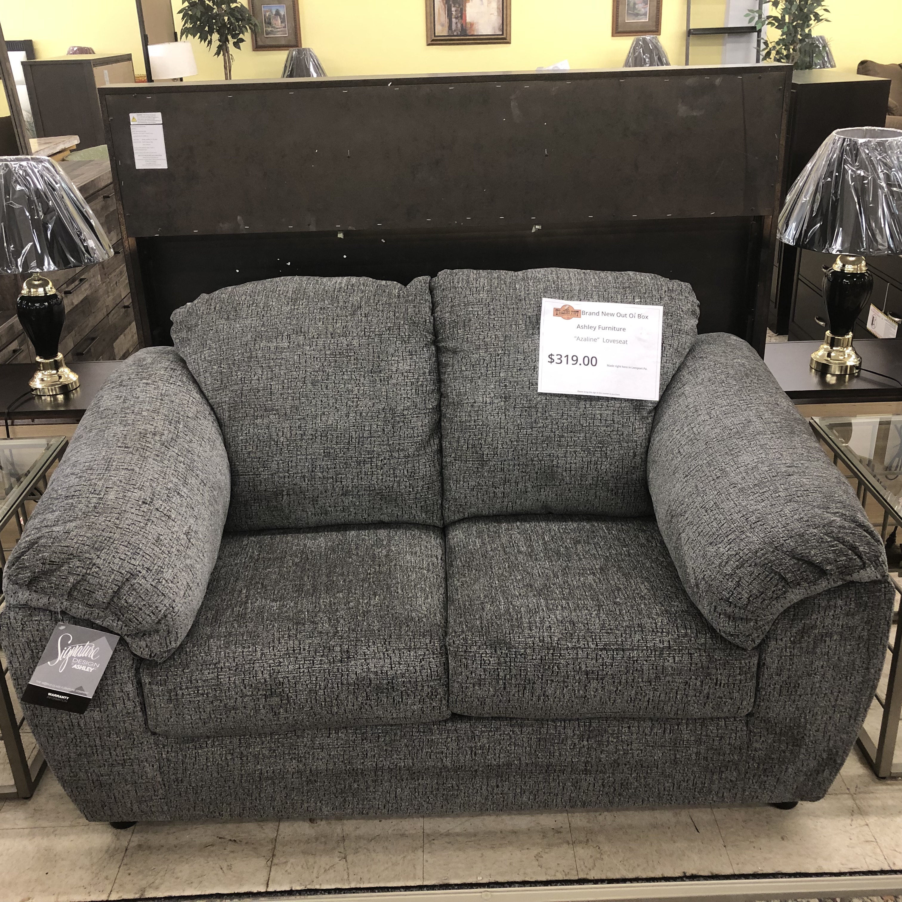 Living Room Brand New Ashley Azaline Loveseat